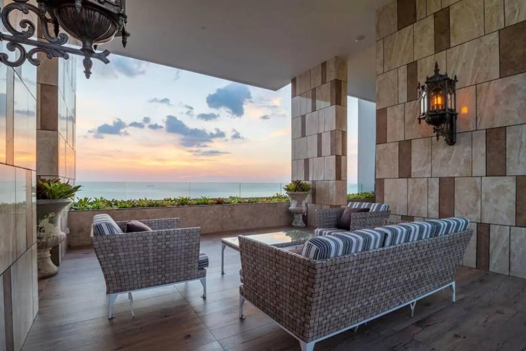 Апартаменты The Riviera Jomtien Экстерьер фото
