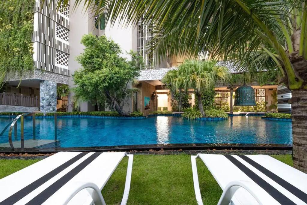Апартаменты The Riviera Jomtien Экстерьер фото