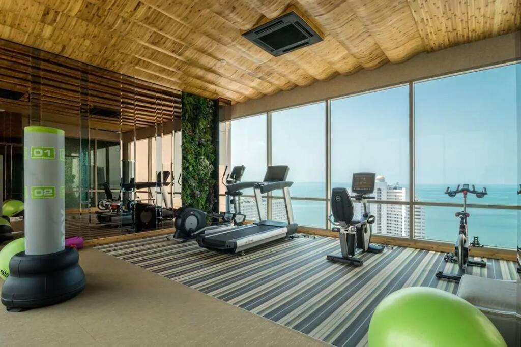 Апартаменты The Riviera Jomtien Экстерьер фото