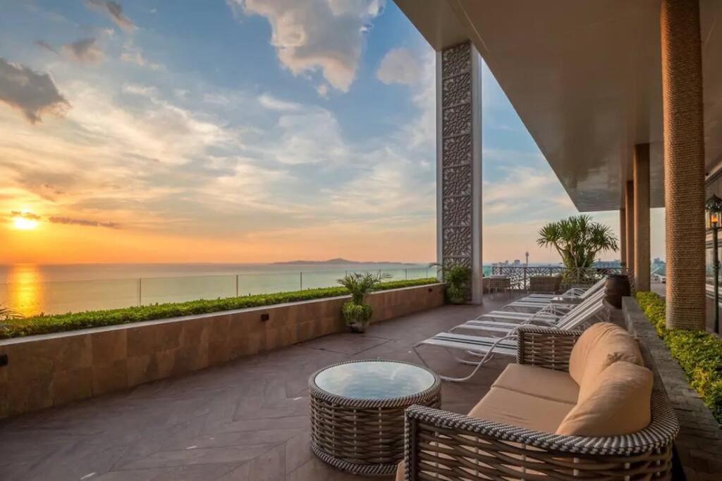 Апартаменты The Riviera Jomtien Экстерьер фото