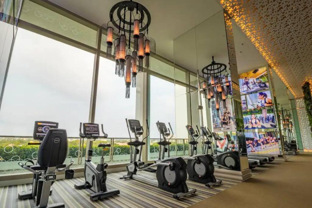 Апартаменты The Riviera Jomtien Экстерьер фото