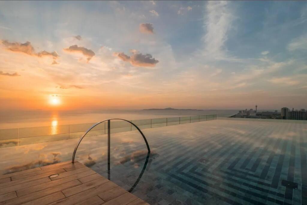 Апартаменты The Riviera Jomtien Экстерьер фото